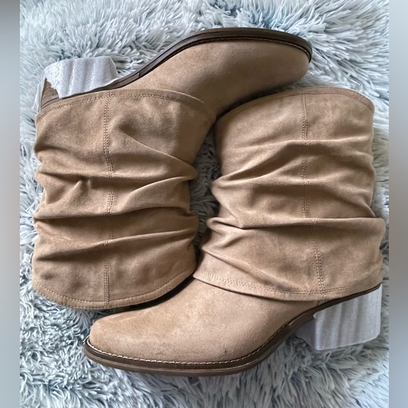 White Mountain Shoes - 🔥 NIB White Mountain Alden Women's Mid Calf Western Bootie in Beachwood Fabric